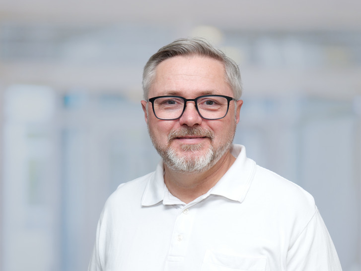 [Translate to Arabisch:] Priv.-Doz. Dr. med. Michael Rosenkranz Ärztlicher Direktor, Chefarzt Neurologie und Neurologische Frührehabilitation - Albertinen Krankenhaus Hamburg